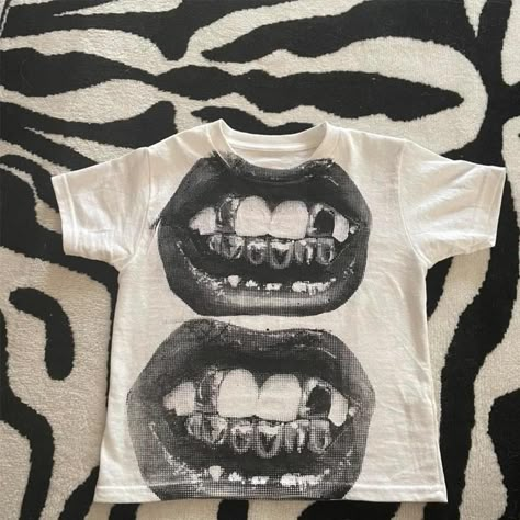 I might be biased but you should probably buy this on Depop 👍 https://depop.app.link/MAD76jGa6xb Depop Inspiration, Geometric Clothing, Gothic Emo, Gothic Shirts, Shirt Design Inspiration, Kleidung Diy, I'm With The Band, Lips Print, Mode Ootd