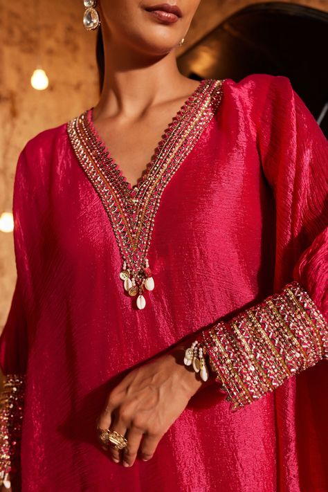 Buy Pink Crinkle Embroidered Crystal Jashan Sequin Kaftan With Pant For Women by Nidhika Shekhar Online at Aza Fashions. Hot Pink Kurti, Necklines For Kurtis, Shaadi Outfits, Bride Fashion Photography, Pink Kaftan, Kaftan Set, Pink Pant, Hot Pink Pants, Silk Kurti Designs