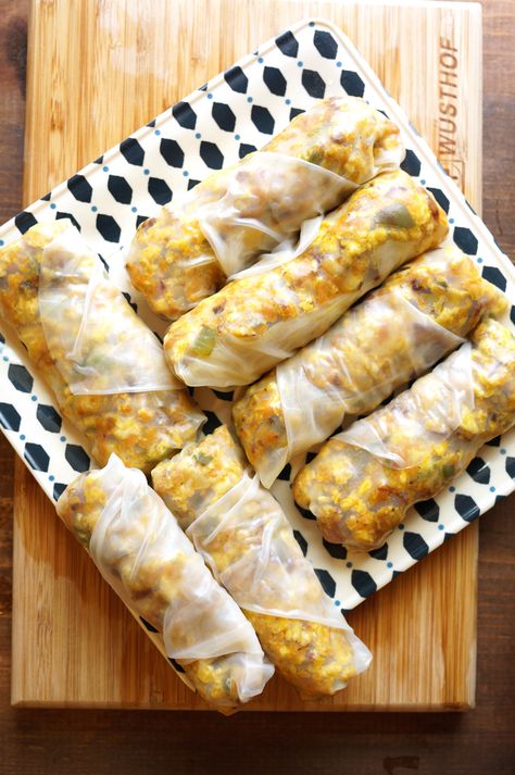 Breakfast Egg Rolls - Kitschen Cat Breakfast Egg Rolls, Breakfast Sushi, Rice Paper Recipes, Breakfast Rice, Weekend Brunch Recipes, Asian Breakfast, Breakfast Rolls, Food Types, Breakfast Wraps