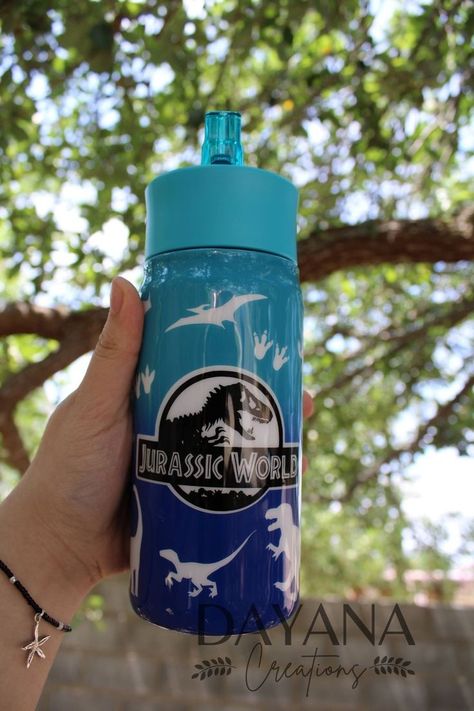 Dinosaur Tumbler Ideas, Tumbler Cups Diy, Custom Tumbler, Tumbler Cups, Jurassic World, Jurassic Park, Custom Tumblers, Snow Globes, Beverage Can