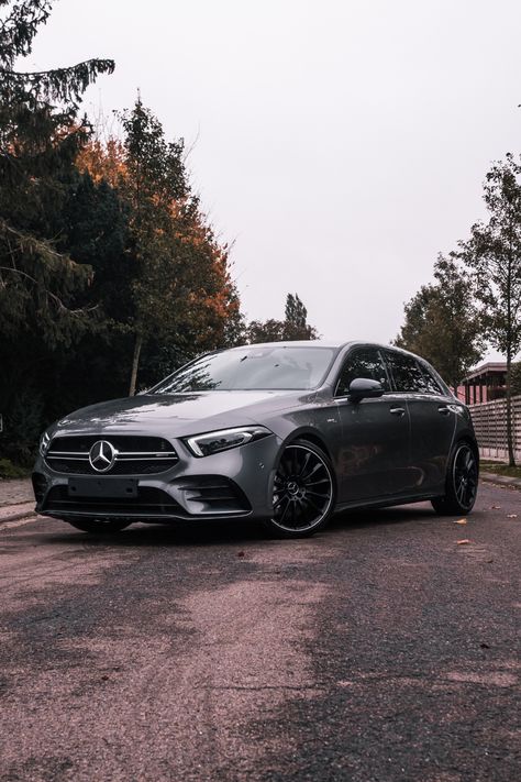 Retrouvez sur cette page toutes nos pièces auto pour la marque MERCEDES Mercedes Sedan, Tmax Yamaha, Mercedes Cars, Car Shopping, Luxury Car Rental, Benz Amg, Mercedes Car, Mercedes Benz Amg, Automotive News