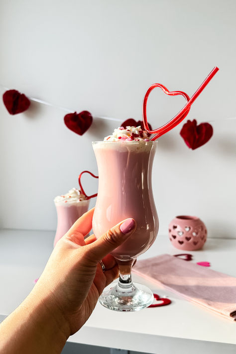 Valentine's Day Cupid Floats | Lynn Mumbing Mejia Aesthetic Pink Drink, Cupid Floats, Galentines Brunch Ideas, Valentines Party Ideas, Galentines Brunch, Valentine Dessert, Valentine Food, Valentine Drinks, Drinks Ideas