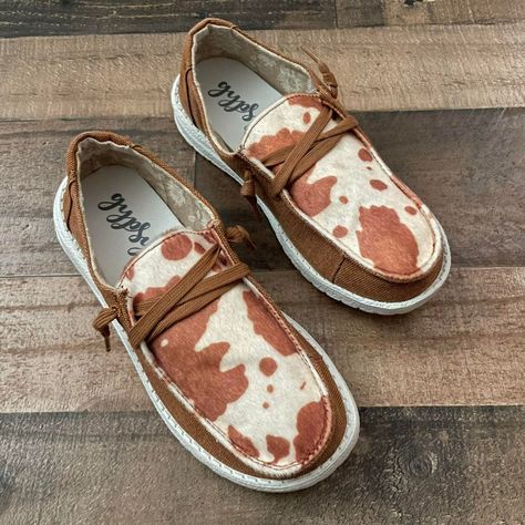 New In Box Gypsy Jazz Slip On Sneakers. Super Fun Cow Print Great With Your Favorite Western Attire! Light Weight, Easy To Wear And Comfortable Tan Sneakers, Faux Cowhide, Tan Woman, Hey Dude, Kids Outerwear, Jeans Kids, On Sneakers, Kids Boots, Cow Print