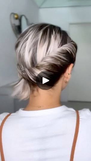 Short Bob Styles Ideas, Easy Updos For Very Short Hair, Easy Hairstyles For Short Bob, Updo Hairstyles For Wedding Short Hair, Short Prom Hair Updo, Easy Hair For Short Hair, Easy Short Updo, Short Hair Bubble Braid Styles, Elegant Hair Styles For Short Hair