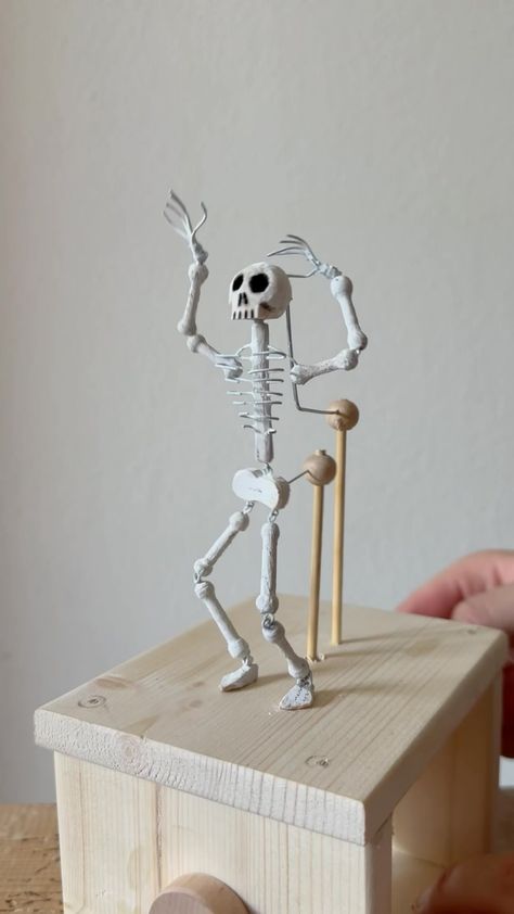 Amedeo Capelli | Lofi skeleton 💀🎶 #automata #automatons #lofi #lofihiphop #musicvibes #musicvideo #skeleton #humanskeleton #skullart #humanskull #rainyday… | Instagram Wood Skeleton, Skeleton Craft, Mechanical Projects, Human Skeleton, Human Skull, Dancing In The Rain, Skull Art, Art Sculpture, Art Toy