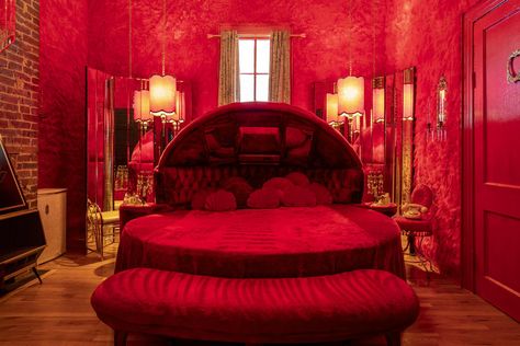 Hot Pink Kitchen, Hollywood Bedroom, Housing Inspiration, 70s Room, Nashville House, Red Bed, Tennessee House, Round Bed, Velvet Room