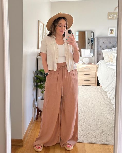 🤎These Amazon pants!🤎 I styled these beautiful Amazon linen pants a few ways, and they are just gorgeous in person! The movement they have and the statement they make are just so fun!! I’m 5’1” and they do hit the floor a bit, but I do not mind! I may wear wedge heels with this instead next time!! ✨Shop thru my LTK link in bio OR 🔗Comment LINK for a DM from me with shopable link #salesandsplurges #petite #petitestyle #petitefashion #springdresses #amazonfashion #amazon #ifounditonamazon ... She They Outfits, Summer Wide Leg Pants Outfit, How To Style Wide Leg Linen Pants, Linen Pants Outfit Plus Size, Young Mom Style, Curvy Fashion Summer, Flowy Wide Leg Pants, Summer Pants Outfits, Linen Pants Outfit