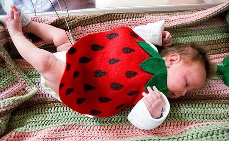 NICU Babies in Halloween Costumes 2016 | POPSUGAR Family Nicu Halloween, Homecoming Spirit Week, Twin Halloween Costumes, Halloween Costumes 2016, Preemie Clothes, Homemade Costumes, Amazon Kitchen Gadgets, Felt Halloween, Nicu Nurse