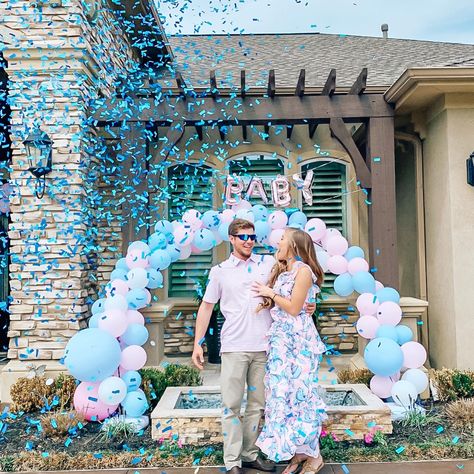 Gender Reveal Dress Pink And Blue, Gender Reveal Outfit, Gender Reveal Dress, Gender Reveal Outfits, Gender Reveal Party Ideas, Reveal Party Ideas, Creative Gender Reveals, Balloon Arch Diy, Gender Reveal Unique