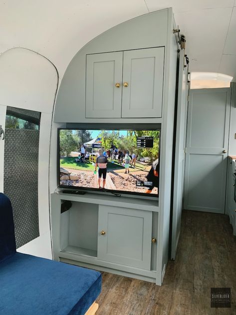 Silverliner - Custom AIRSTREAM Travel Trailers Remodeled Airstream Interiors, Airstream Decorating Ideas, Airstream Interior Ideas, Airstream Makeover, Remodeled Airstream, Custom Airstream, Workshop Setup, Airstream Decor, Airstream Restoration