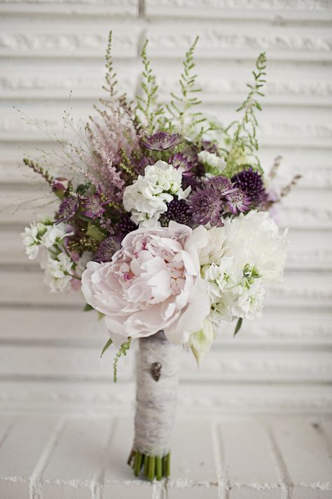 - beautiful use of purple & pink, not too literal, which isn't easy to do. Lavender Wedding Colors, Winter Wedding Bouquet, Bouquet Bride, Winter Bouquet, Rustic Bouquet, Wedding Color Palette, Lavender Wedding, Mod Wedding, Deco Floral