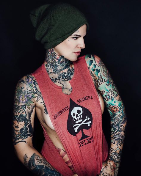 Heidi Lavon, Tattooed People, Cool Symbols, Tattoed Women, Girls Tattoo, Tattoo Model, Tattoos Art, Awesome Tattoos, Best Photo Poses