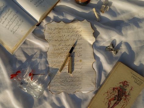 Flatlay of a beautiful urdu poetry written on a coffee stained paper. Aesthetic Desi Drawings, Urdu Literature Aesthetic, Khyati Core, Old Pakistan Aesthetic, Pakistani Dark Academia, Desi Academia Moodboard, Desi Romantic Academia Aesthetic, Old Desi Aesthetic, Desi Dark Aesthetic