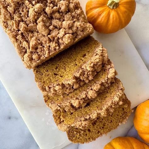 Gluten-Free Pumpkin Bread with Streusel Topping easy fall baking recipe Pumpkin Bread Gluten Free, Pumpkin Bread With Streusel Topping, Pumpkin Bread With Streusel, Pumpkin Nut Bread, Gluten Free Pumpkin Bread Recipe, Spiced Pumpkin Bread, Chocolate Pumpkin Bread, Gluten Free Pumpkin Bread, Streusel Cake