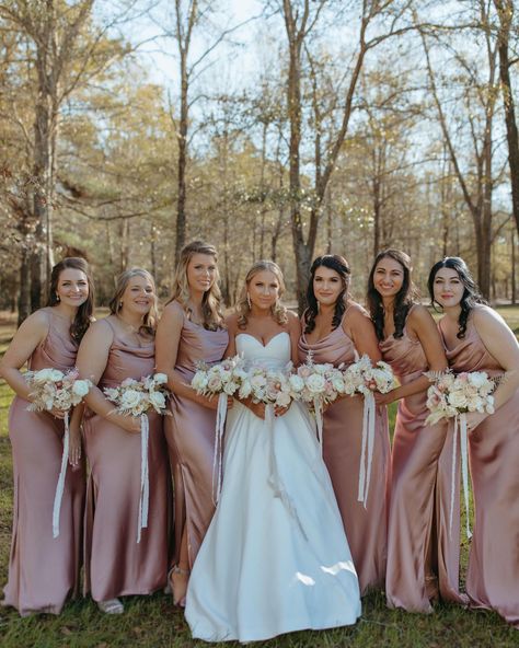 Bridesmaid Dress Rose Gold, Revelry Rose Quartz, Dusty Rose Gold Bridesmaid Dress, Vestido Rose Gold, Rose Gold Bridesmaid Dresses, Dusty Pink Wedding, Braidsmaid Dresses, Gold Wedding Earrings, Money Dress