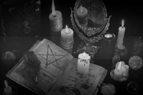 Haunted Houses In America, Haunted House Stories, The Satanic Bible, The Sorceress, Real Horror, Vampire Stories, Most Haunted Places, Archaeological Discoveries, Most Haunted