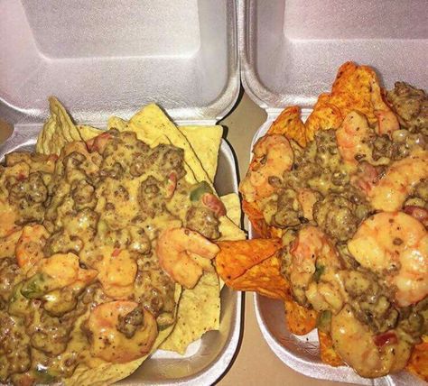 Shrimp and beef nachos                                                       … Sleepover Food, Junk Food Snacks, Food Goals, Food Obsession, Food Cravings, Take Out, Nachos, I Love Food, Amazing Food