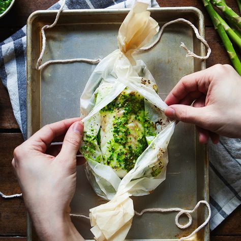 En Papillote Recipes, Papillote Recipes, Steam Seafood, Potatoes Asparagus, Potatoes And Asparagus, Slow Cooker Stew, Steamed Fish, Herb Sauce, Food Obsession