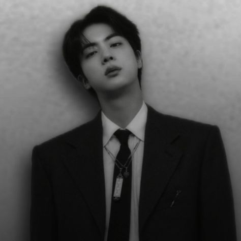 Images Terrifiantes, Military Husband, Taehyung Aesthetic, Bts Black And White, Jin Jhope, Bts Young Forever, Kim Jin, Gq Magazine, Gray Aesthetic