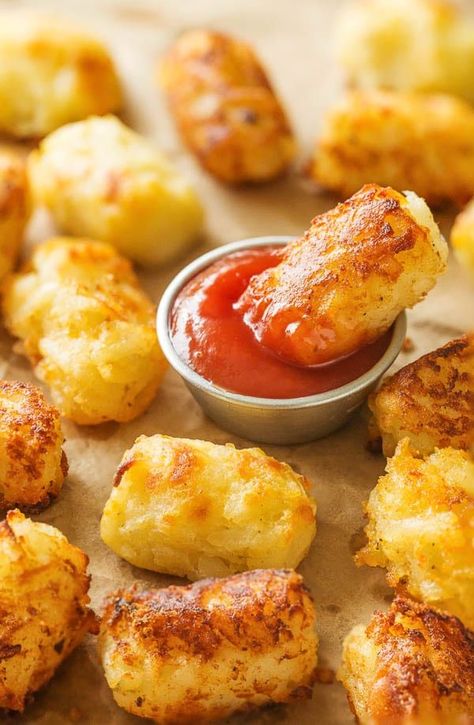 You need only 3 main ingredients for these fluffy, cheesy homemade tater tots. Baked or fried, these little bites are perfect snack for kids and adults! Cheesy Tots, Homemade Tater Tots, Cheesy Tater Tots, Snack For Kids, Tater Tots, Healthy Snacks For Kids, Fried Food, Kids Snacks, Sweet Savory