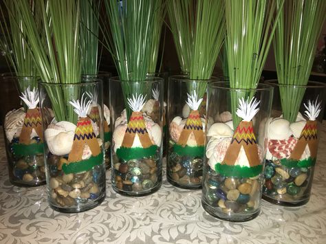 DIY Native American centerpieces #teepee Native American Centerpieces Ideas, Native Wedding Table Decorations, Native Centrepiece, Native Table Arrangements, American Centerpieces, Christmas Centerpieces For Table, Native American Christmas, Native American Pots, Western Ideas