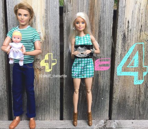 Celebrity Selfies, Barbie Doll Set, Millennial Mom, Barbie Diorama, Barbie Outfits, Barbie Family, Mom And Daughter, Barbie Fashionista, Kids Recipes