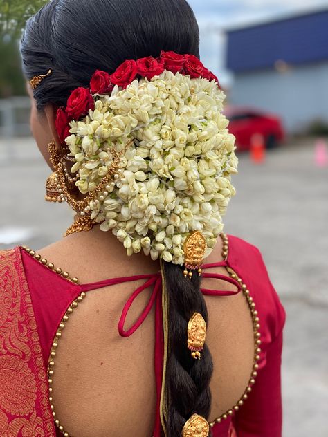 Mullapoo Hairstyles Kerala Wedding, Kerala Bride Hairstyles With Flowers, South Indian Bridal Hairstyles Wedding, Kerala Wedding Hairstyle, Hindu Bride Hairstyle, Mullapoo Hairstyles Kerala, Hindu Bridal Hairstyles Kerala, Kerala Bride Hairstyles, Marriage Hairstyles