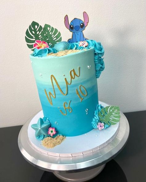 Stitch Beach Cake, Simple Stitch Cake, Stitch Baby Shower Cake, Birthday Cake Stitch, Stitch Birthday Cakes, Stitch Themed Cake, Stitch Cake Ideas, Stitch Cake Design, Lilo And Stitch Birthday Cake