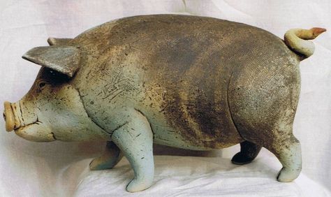 Wall Tile Ideas, Pig Sculpture, Pottery Animals, Pig Decor, Ceramic Art Sculpture, Pig Art, Sculptures Céramiques, Clay Animals, Ceramics Pottery Art