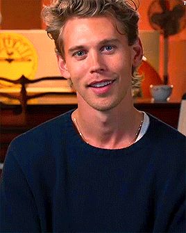 Follow @austinbutlerr and get more of the good stuff by joining Tumblr today. Dive in! Austin Butler Biting Lip, Austin Butler Gif, Austin Butler Tumblr, Vanessa And Austin, Clue Board, I Want A Relationship, Assassin Creed, Elvis Movies, Why Dont We Boys