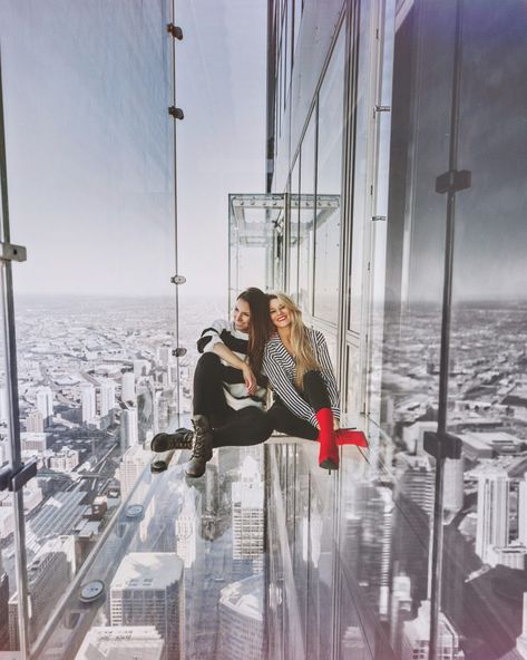 Skydeck Chicago Pictures, Winter Chicago, Skydeck Chicago, Olivia Rink, Chicago Vacation, Chicago Things To Do, Chicago Aesthetic, Chicago Pictures, Aesthetic Apartment