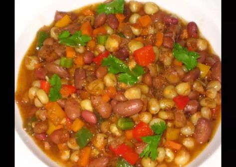 Tasty Githeri Recipe by Joyce Ng'ong'a - Cookpad How To Cook Samp, Kenya Food, Kenyan Food, Farm Workers, African Cooking, African Food, Nairobi, Side Dish Recipes, Easy Dinner