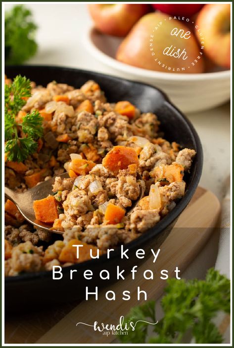 Turkey Breakfast Hash - Wendi's AIP Kitchen Aip Diet Recipes, Breakfast Hash Recipes, Gluten Free Turkey, Aip Breakfast, Aip Paleo Recipes, Turkey Breakfast, Hash Recipe, Breakfast Hash, Aip Paleo