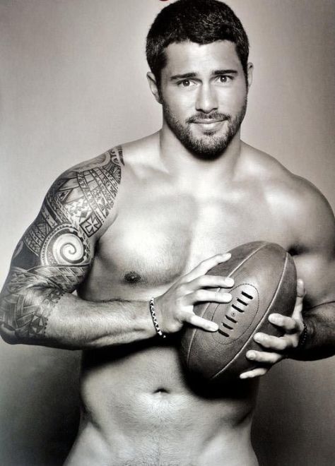 Half Sleeve Ta Moko Tattoo, Rugby Men, Rugby Players, Rugby League, The Perfect Guy, Sport Man, Male Body, Bearded Men, Rugby