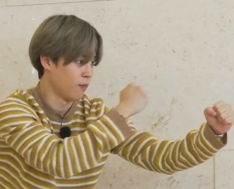 Jimin Funny Face, Funny Face Photo, Bts Meme Faces, Jimin Funny, Bts Reactions, Reaction Face, Kpop Boys, Memes Kpop, Bts Funny Moments