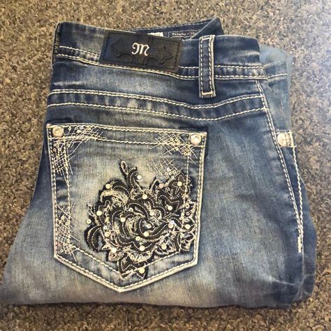 Brand New Miss Mees Miss Me Jeans Low Rise, Miss Me Jeans Outfit Ideas, Latina Pants, Mexican Pants, Trashy Y2k Aesthetic, Empyre Jeans, Mcbling Fashion, Rhinestone Jeans, Y2k Pants