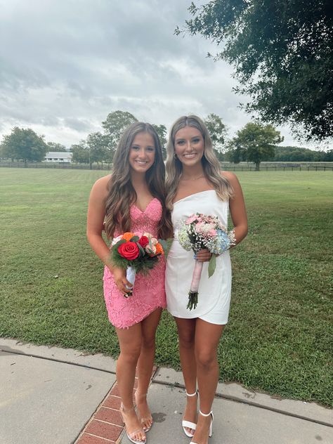 White Prom Dress With Hot Pink Shoes, White Hoco Dress With Pink Heels, White Hoco Dress With Colored Heels, Pink Hoco Dress 2022, White Dress Pink Heels, Pink And White Homecoming Couple, White Hoco Dress, Cute Hoco Dresses, Hoco Pics