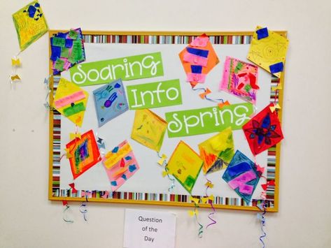 Soaring into Spring bulletin board idea- Students decorate a kite for the bulletin board. Take a picture of kids with one hand in the air like they are holding a kite. Bulletin Board Ideas Spring, Spring Bulletin Boards Preschool, Spring Bulletin Board Ideas, Toddler Bulletin Boards, Counselling Office, April Bulletin Boards, March Bulletin Board, Birthday Board Classroom, Bulletin Borders