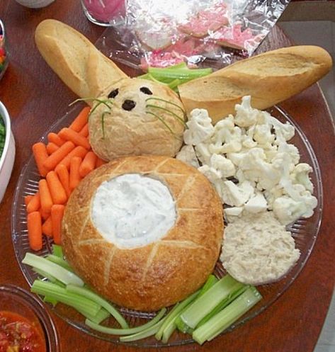 This is an Easter Bunny themed veggie & dip tray that I made for my daughter's Easter Party :) kselliott2 Bunny Bread, Breakfast And Brunch, Easter Goodies, Veggie Dip, Veggie Tray, Easter Dinner, Spring Easter Decor, Easter Brunch, Hoppy Easter