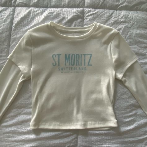 Nwt Aeropostale Long Sleeve Baby Tee White Fits Xsmall / Small Cropped Baby Tee, Brand New Condition Open To Offers Dm ! Long Sleeve Baby Tee, White Fits, Baby Graphic Tees, Baby Tees, Simple Graphic, Baby Tee, Tee Design, Aeropostale, Infant Tees