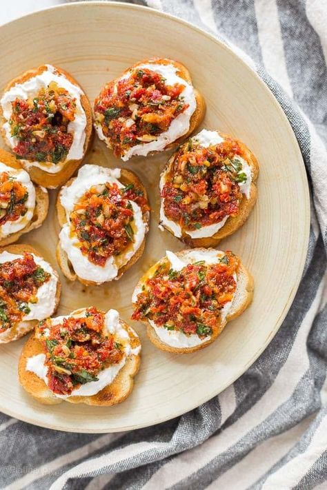 15 Crostini Recipes that are Appetizer Perfection Ricotta Crostini, Crostini Appetizers, Crostini Recipes, Party Appetizer, Food Heaven, Tomato Basil, Party Food Appetizers, Dried Tomatoes, Tortellini