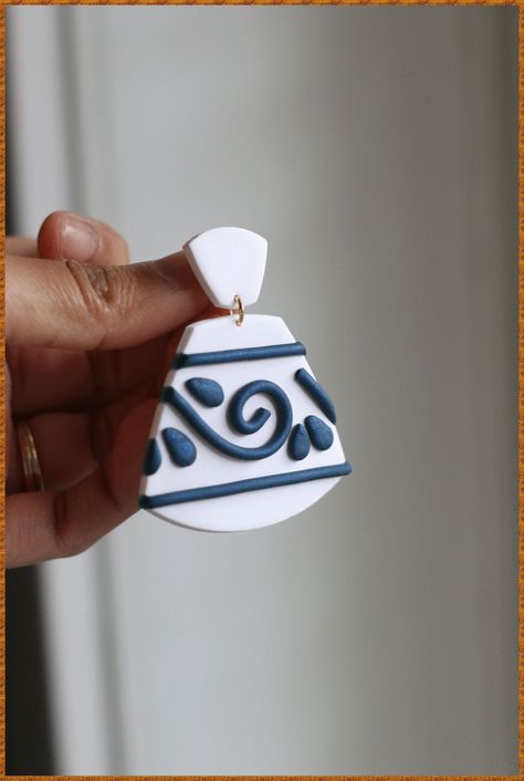 Clay Traditional Earrings, Blue And White Clay Earrings, Mexican Clay Earrings, Diy Ceramic Clay, Ceramic Dress, Polymer Clay Patterns, Jewelry Label, Fimo Earrings, Blue Statement Earrings