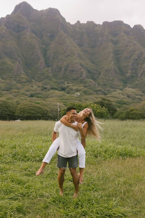 Swimsuit Photo Ideas, Romantic Couple Photoshoot, Mountain Photo Ideas, Oahu Beaches, Beach Photo Inspiration, Lake Photoshoot, Kualoa Ranch, Anniversary Shoot, Hawaii Photography