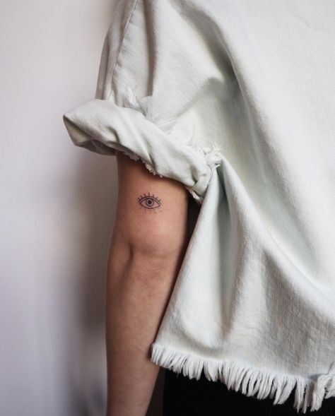 Thinking of getting a tiny tattoo? Get all your small tattoo ideas and inspo right here. Henne Tattoo, Evil Eye Tattoo, Girl Back Tattoos, Ring Finger Tattoos, Small Girl Tattoos, Tattoo Girls, Eye Tattoo, Little Tattoos, Small Tattoo