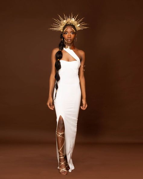 Black Ethereal, Modeling Concepts, 30th Photoshoot, Sunburst Crown, Mother Daughter Photoshoot, Halo Headpiece, Goddess Vibes, 21st Birthday Photoshoot, Halo Crown