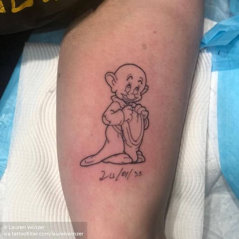 Little dopey with Sarah’s grandmothers handwriting. Dopey Tattoo Ideas, Disney Characters Cartoon, Cartoon Line Art, Snow White Tattoos, Tattoo Sydney, Simple Line Tattoo, Mickey Tattoo, Disney Sleeve Tattoos, Tattoo Disney