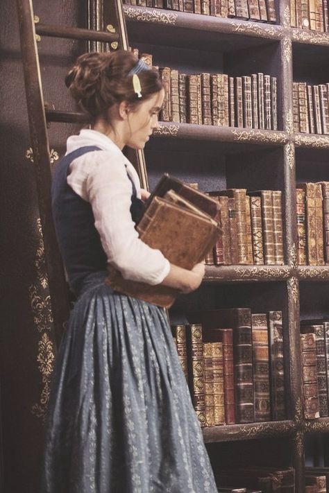 Belle<3 Belle Aesthetic, Emma Watson Belle, Disney Belle, Disney Live Action, Disney Beauty And The Beast, Princess Aesthetic, Hermione Granger, Emma Watson, Hermione