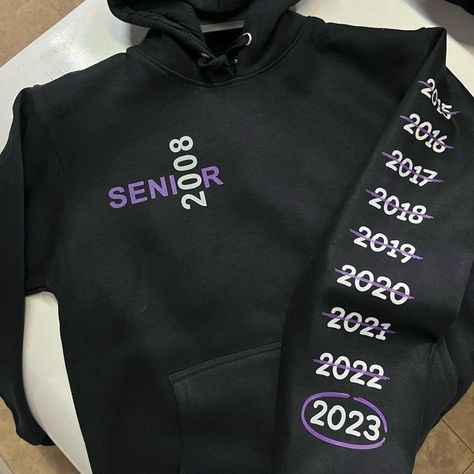 Graduation Hoodie Design, Senior Hoodies Design Ideas, Hoodies Design Ideas, Junior Hoodies, School Hoodies, Prom Jacket, Hoodie Design Ideas, Senior Sweatshirts, Senior Class Shirts