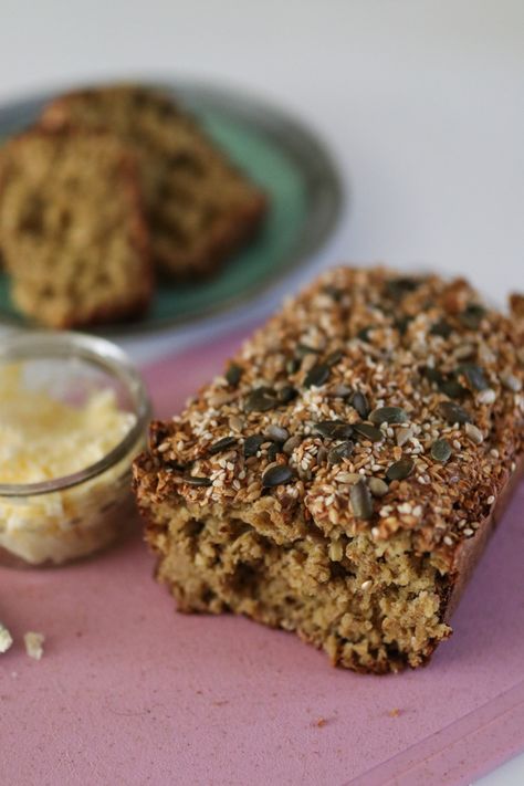 Porridge Bread - My Fussy Eater | Easy Kids Recipes Easiest Bread Recipe Ever, Easy Kids Recipes, Strawberry Banana Bread Recipe, Bagel Recipe Easy, Strawberry Banana Bread, Easy Family Recipes, Healthy Strawberry, Fussy Eaters, Easy Meals For Kids