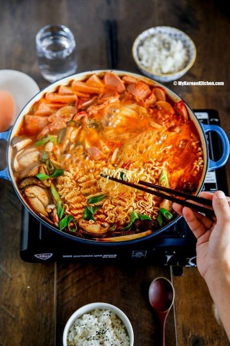 Korean Army Stew, Budae Jjigae, Korean Instant Noodles, Koreansk Mad, Korean Army, Koreansk Mat, Korean Kitchen, Andong, Korean Cooking